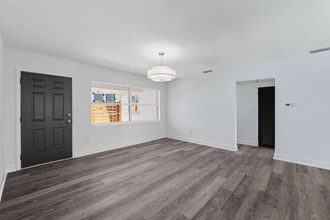 Foto del edificio - 2491 Coronado Way