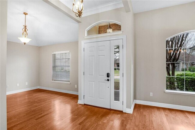 Foto del edificio - 328 Fletcher Dr