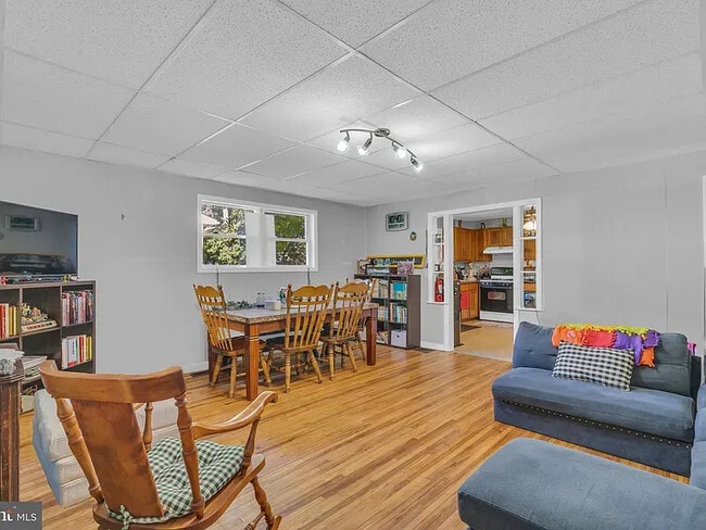 Building Photo - 134 Phillips Ave