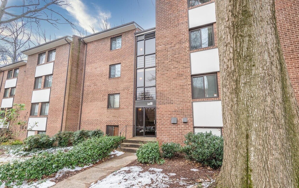 1417 Northgate Sq Unit 1, Reston, VA 20190 Condo for Rent in Reston