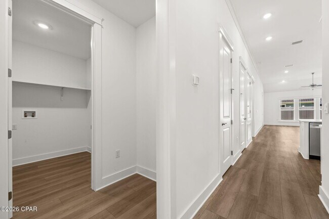 Foto del edificio - 836 Walsonham Dr