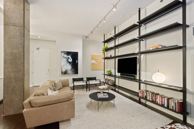 Foto del edificio - 600 N Fairbanks Ct