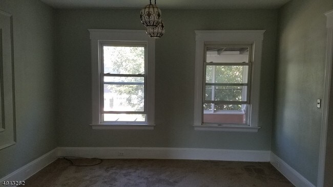 Building Photo - 13 Boyden St