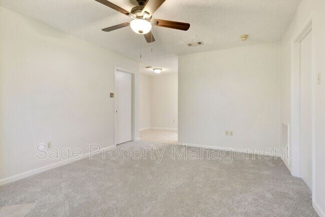 Building Photo - 16633 Missionary Ridge Ct