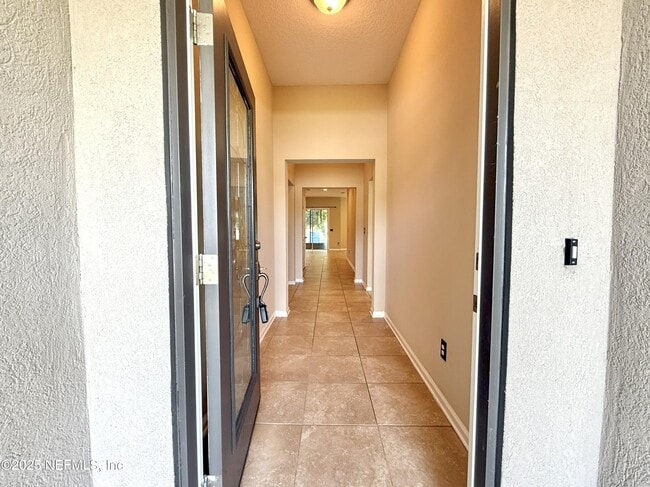 Building Photo - 2715 Salt Lake Dr