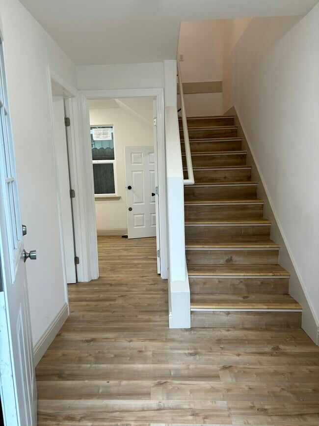 Photo - 1918 Menalto Ave House