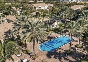 Building Photo - 266 Village Blvd