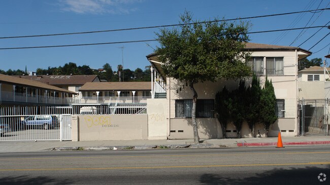 Foto del edificio - 6817-6819 N Figueroa St