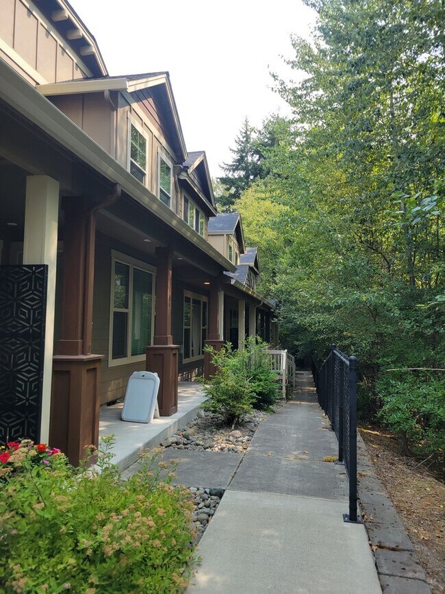 Foto del edificio - High end town home in perfect location