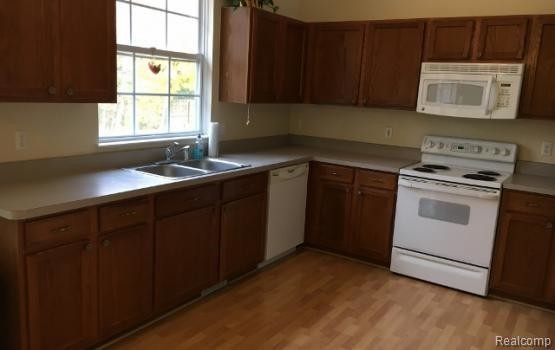 Building Photo - 6416 Lake Meadow Dr