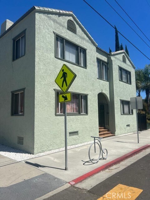 Foto del edificio - 752 Daisy Ave