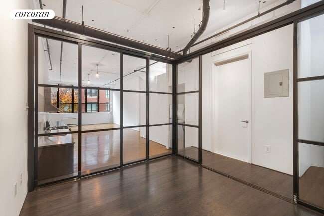 Foto del edificio - 63 N 3rd St