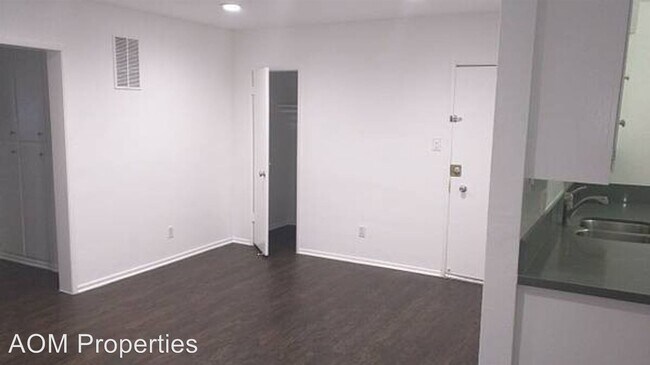 Foto del edificio - 5030-5032 W Maplewood Ave