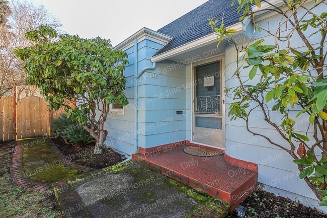 Building Photo - 930 SE 53rd Ave