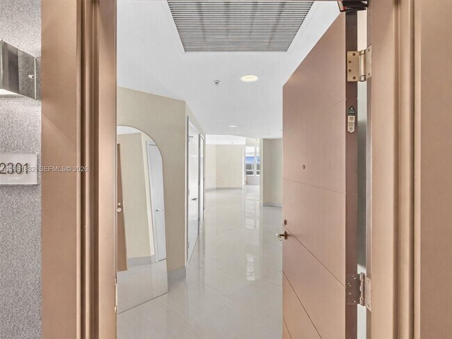 Foto del edificio - 17301 Biscayne Blvd