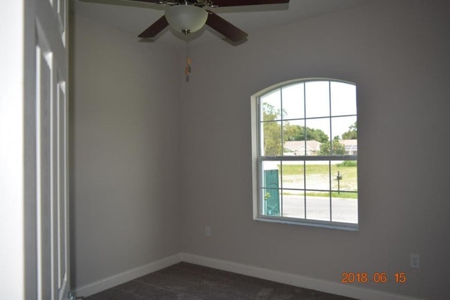Building Photo - 146 Eloise Oaks Dr