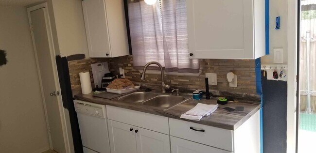Foto del edificio - 85 E Caldwood Dr