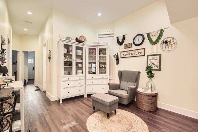 Foto del edificio - 4053 N Greenview Ave