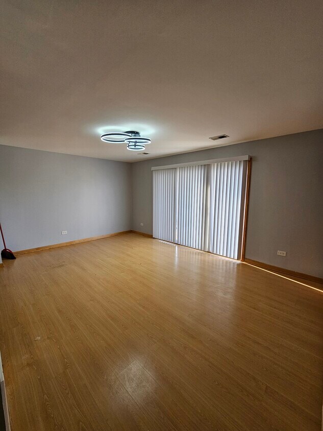 Primary Photo - 7702 W 87th Pl