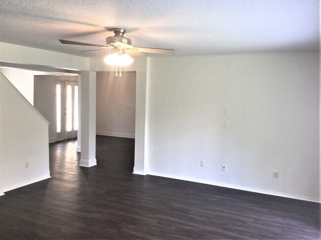 Building Photo - 942 Woodson Hammock Circle