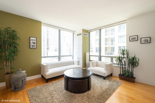 Building Photo - 600 N Lake Shore Dr