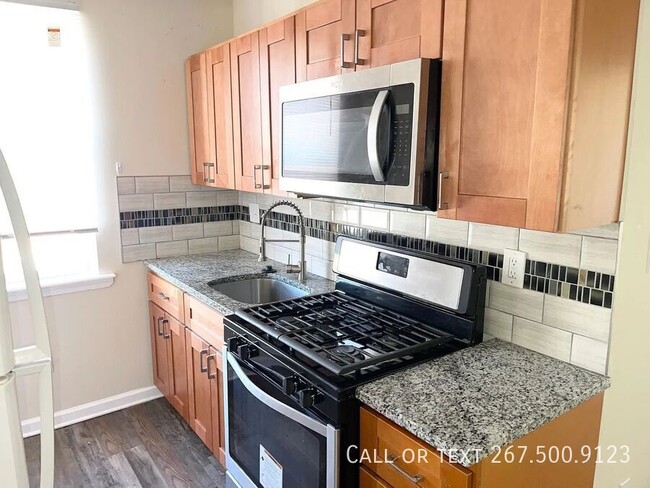 Photo - 6841 Lynford St - A (Top Floor)-Apartment A