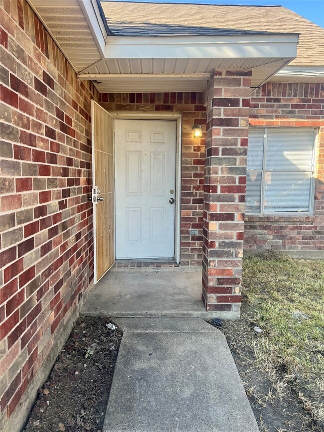 Foto del edificio - 7740 Ellis Dr