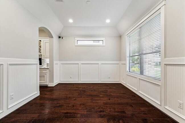 Foto del edificio - 1244 Overhill St