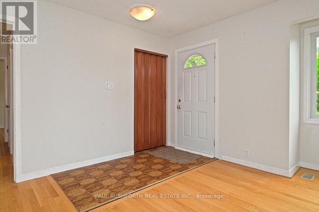 Building Photo - 16 Solva Dr