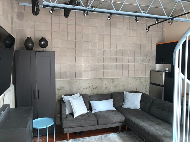 Foto del edificio - 360 W 300 S