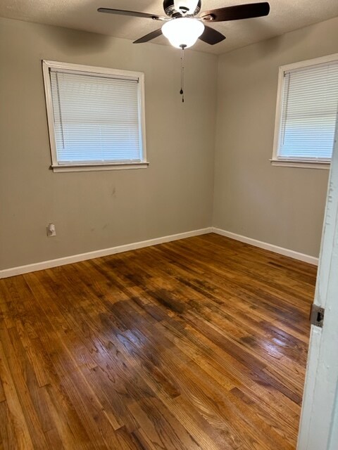 Building Photo - 302 E Espinosa St