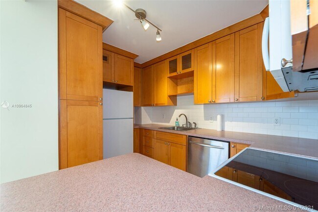 Foto del edificio - 5 Island Ave