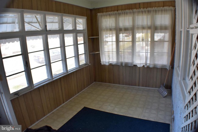Building Photo - 334 Highland Ave