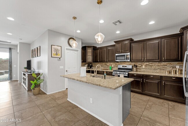 Building Photo - 7657 S Debra Dr