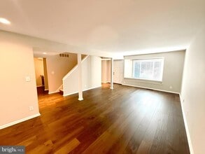 Building Photo - 277 W Chelsea Cir