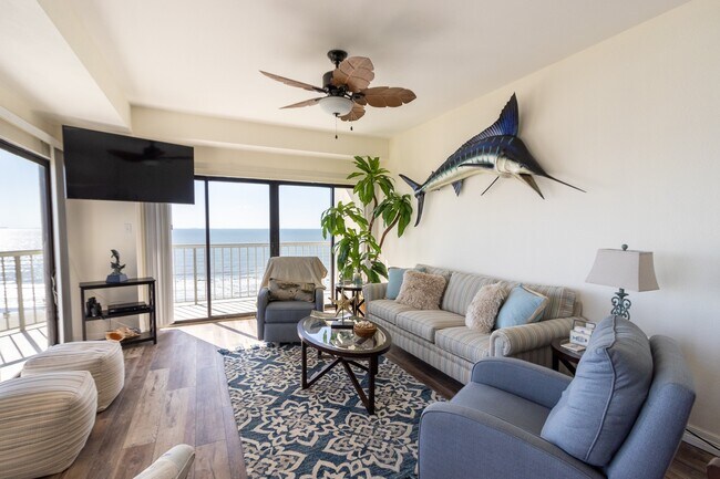 Building Photo - 7700 Seawall Blvd