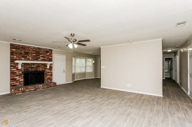Building Photo - 65 Fairfield Dr