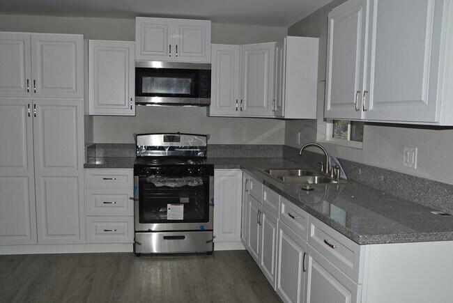 Foto del edificio - 18240 Catalpa St