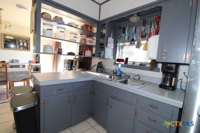 Building Photo - 2706 Live Oak Dr