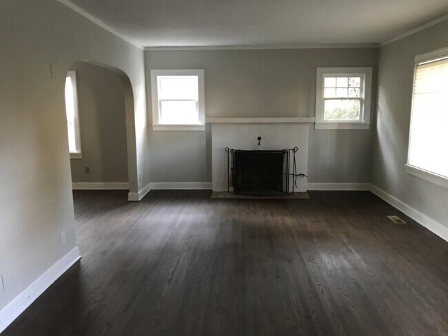 Building Photo - 3528 NE Schuyler St