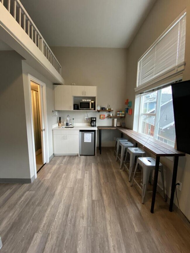 Building Photo - 0 bedroom in Seattle WA 98122