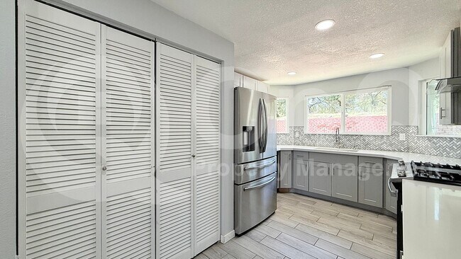 Foto del edificio - 1331 W Andorra Dr