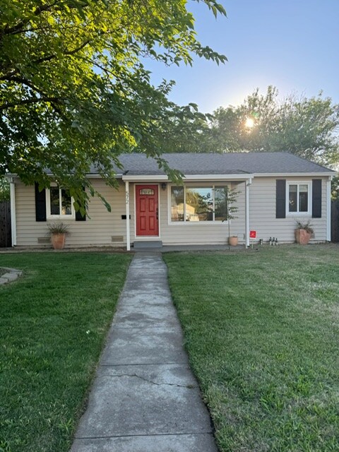 Foto principal - 572 M St