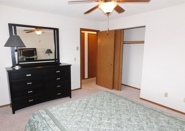 Building Photo - Meadow Wood