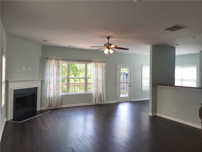 Foto del edificio - 3790 Lakeside Walk Dr