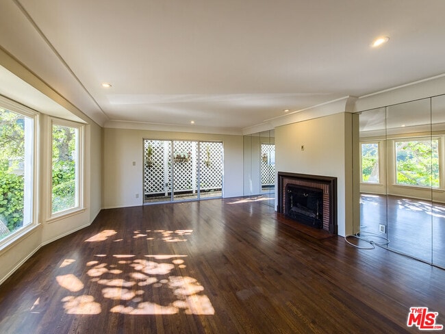 Building Photo - 8967 St Ives Dr