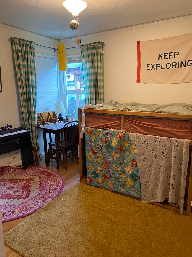 Foto del edificio - 7216 N McKenna Ave