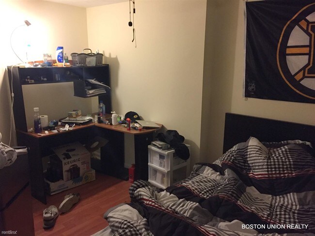 Foto del edificio - 6 br, 3.5 bath  - 10 Gainsborough St 1