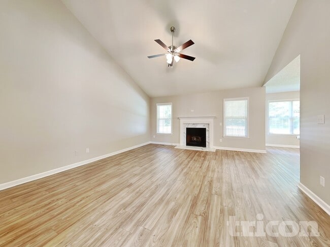 Foto del edificio - 46 Albemarle Dr