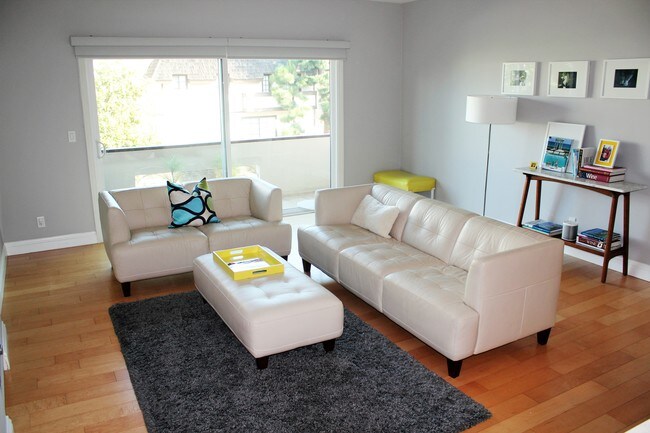 Living Room - 11820 Mayfield Ave